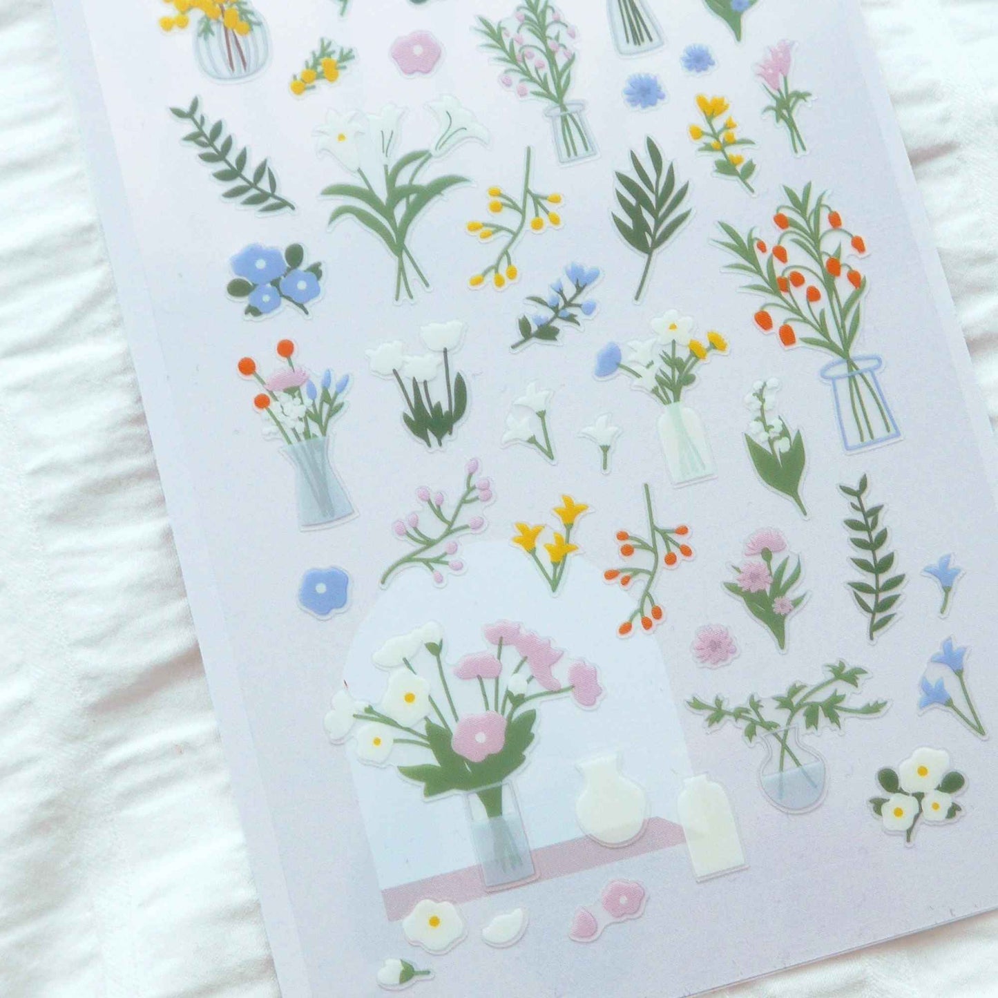 Suatelier Daily Deco Fleur 1124 sticker sheet with illustrated flowers, foliage, and floral arrangements in soft pastel tones