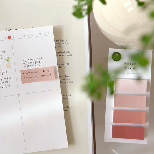 Slim gradient sticky memo strips by Suatelier with 160 sheets. Ideal for planners, page marking, and organising notes. Made in Korea.