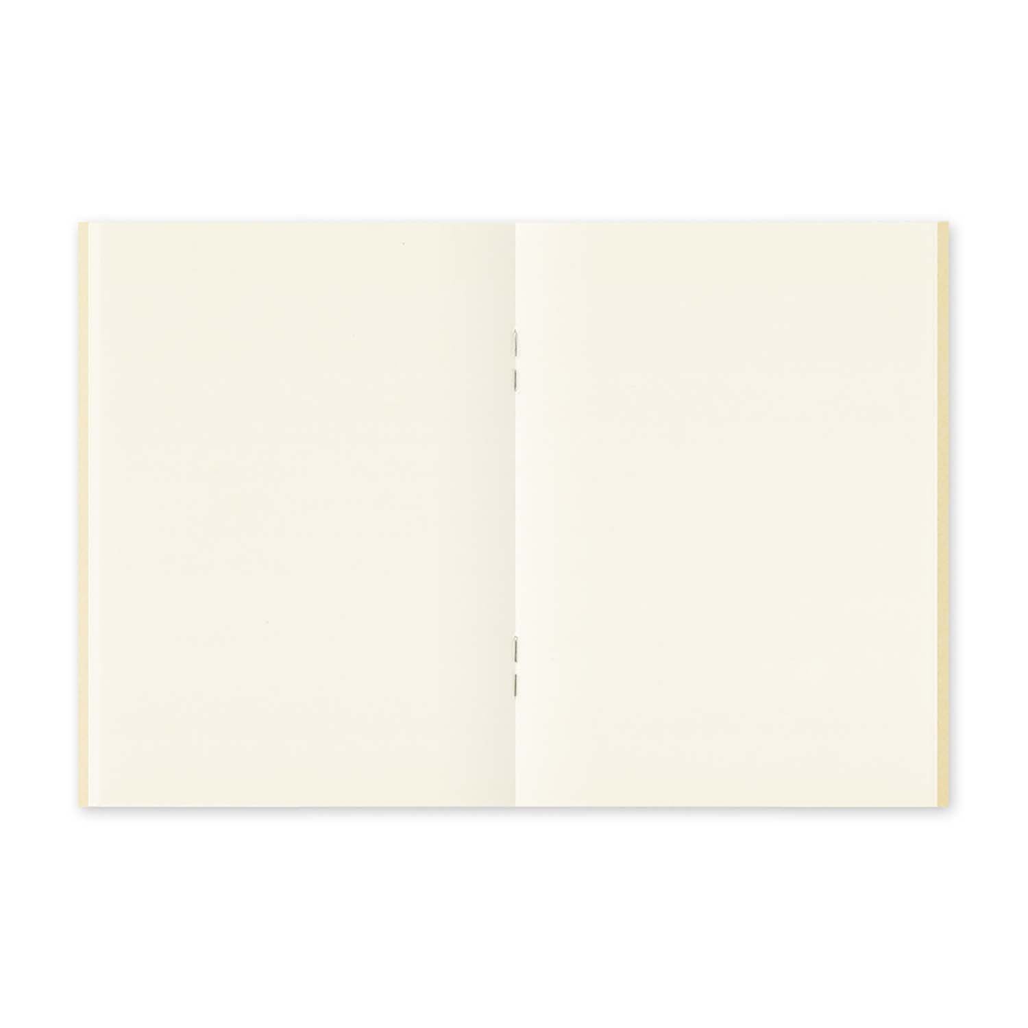 Inside pages of TRAVELER’S notebook Refill 013 – blank MD Paper Cream