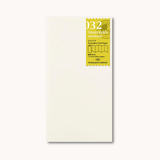 Accordion fold refill for TRAVELER’S notebook with 13 blank pages, ideal for sketching, painting or creative layouts.