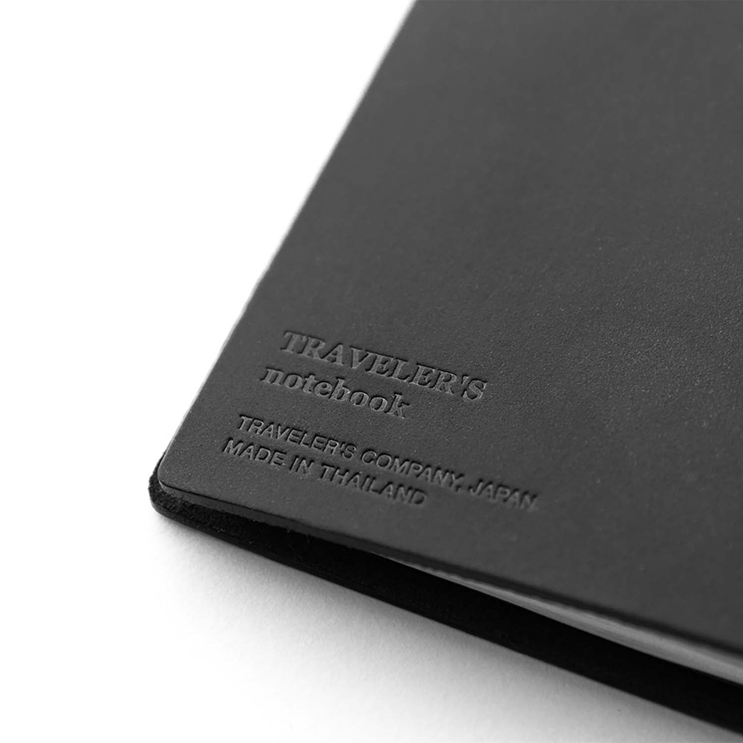 TRAVELER’S notebook Black Passport Size leather cover by TRAVELER’S Company with blank refill, cotton bag and spare band