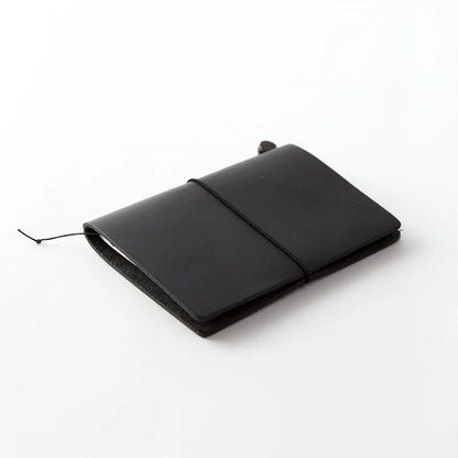TRAVELER’S notebook Black Passport Size leather cover by TRAVELER’S Company with blank refill, cotton bag and spare band
