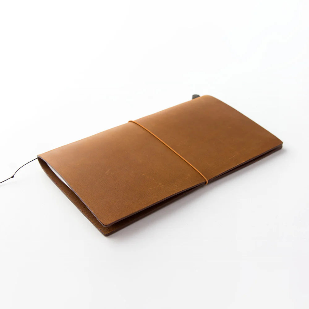 TRAVELER’S notebook Camel Regular Size leather cover by TRAVELER’S Company with blank refill, cotton bag and spare band