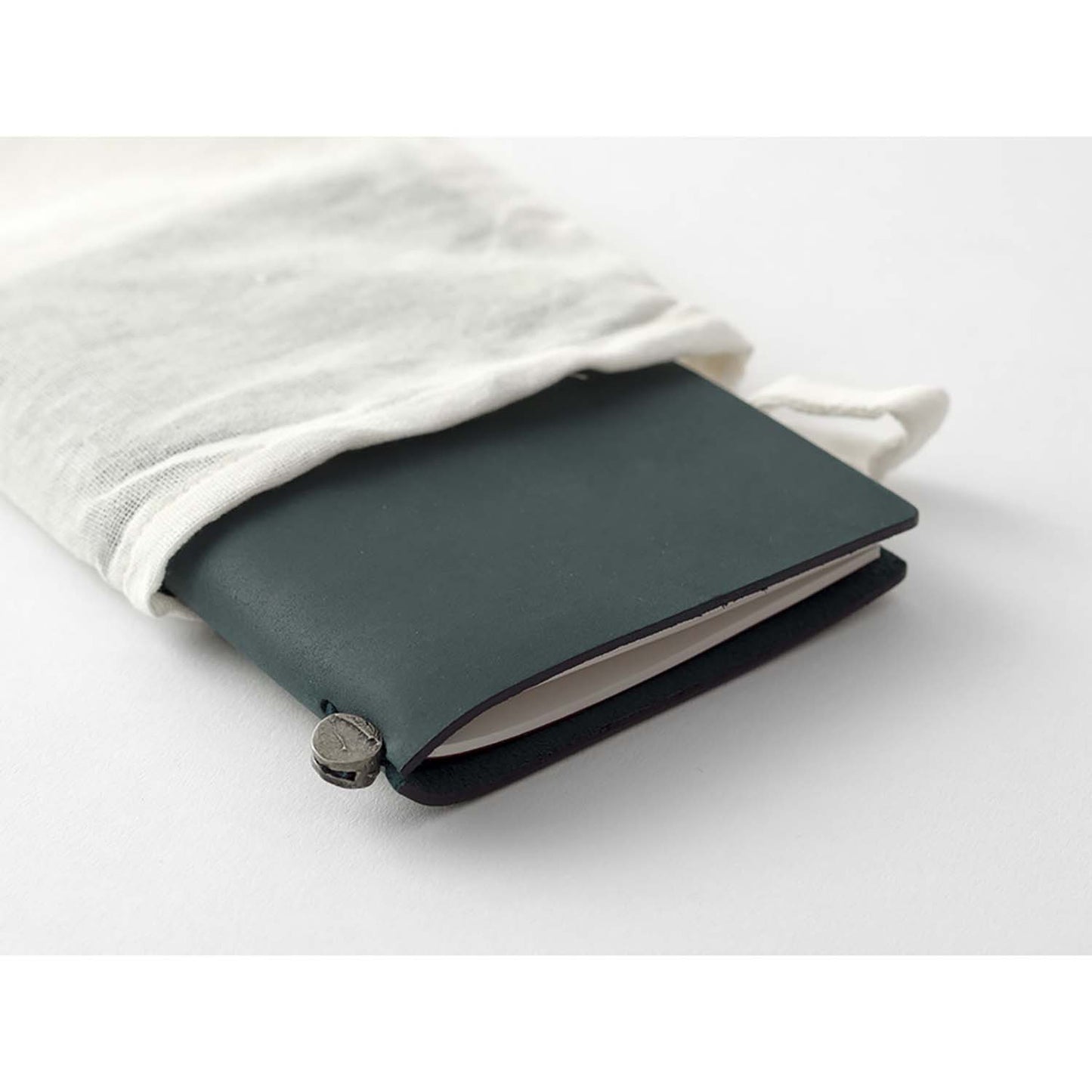TRAVELER’S Company Passport Size notebook in Blue with elastic band and smooth leather cover