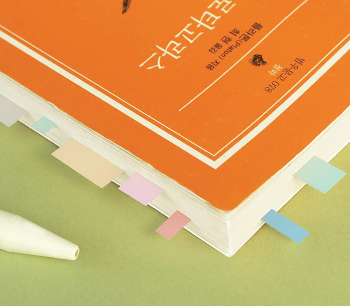 Iconic Short strips marking pages in books