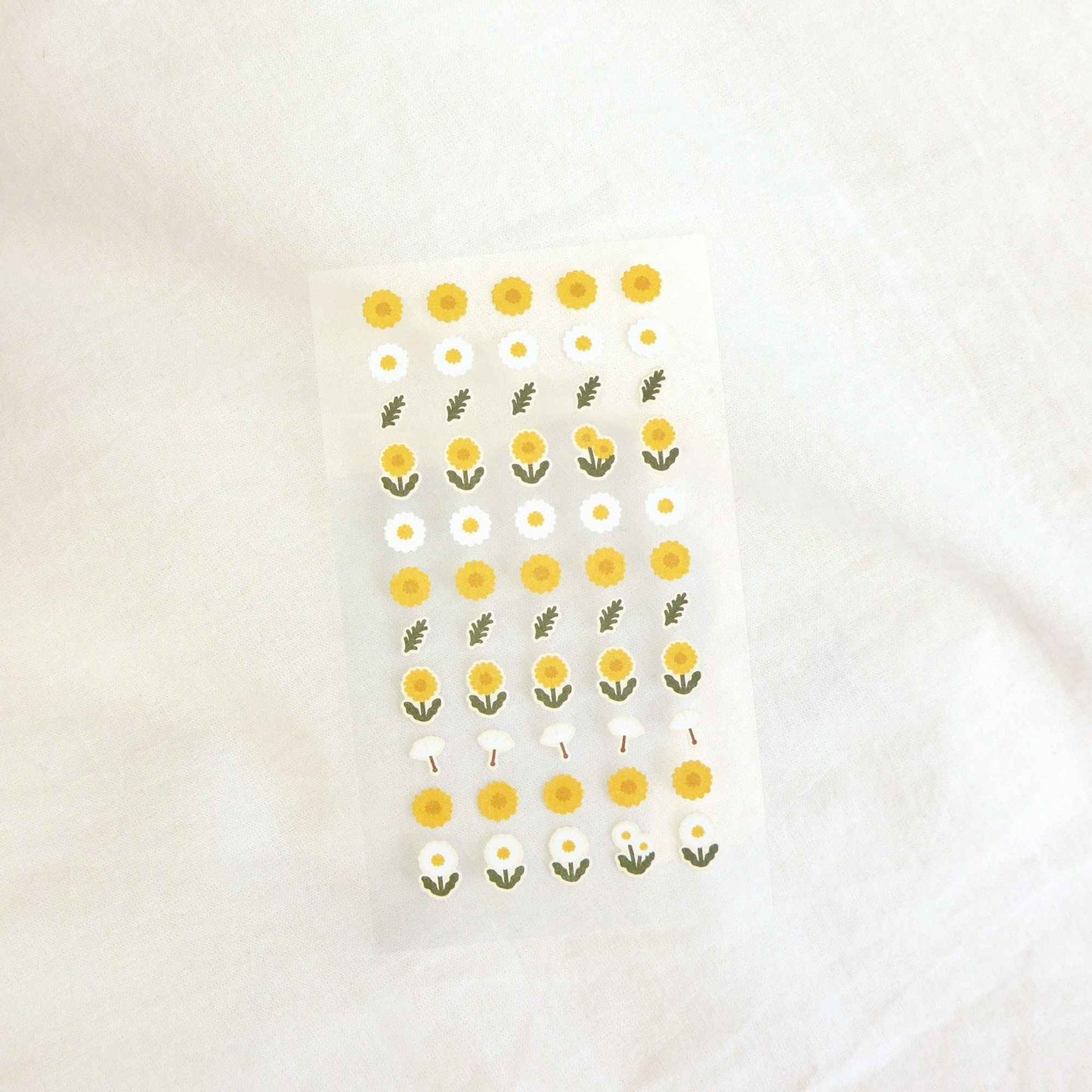 Suatelier Flower.02 daisy mini sticker sheet with soft yellow floral illustrations in a minimal style