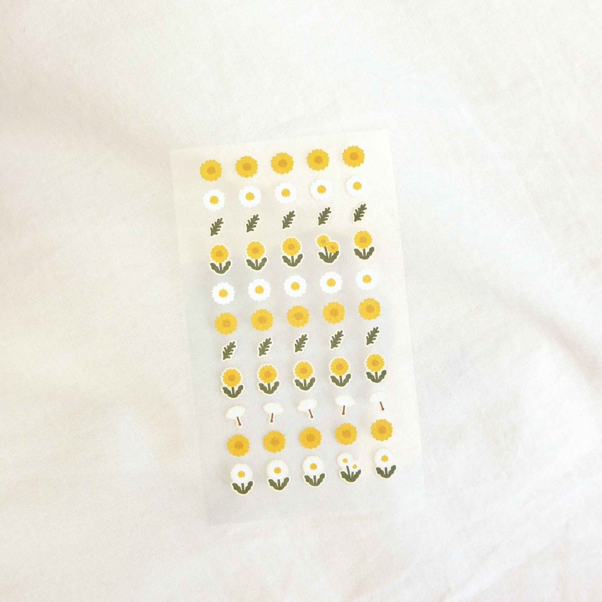 Suatelier Flower.02 daisy mini sticker sheet with soft yellow floral illustrations in a minimal style