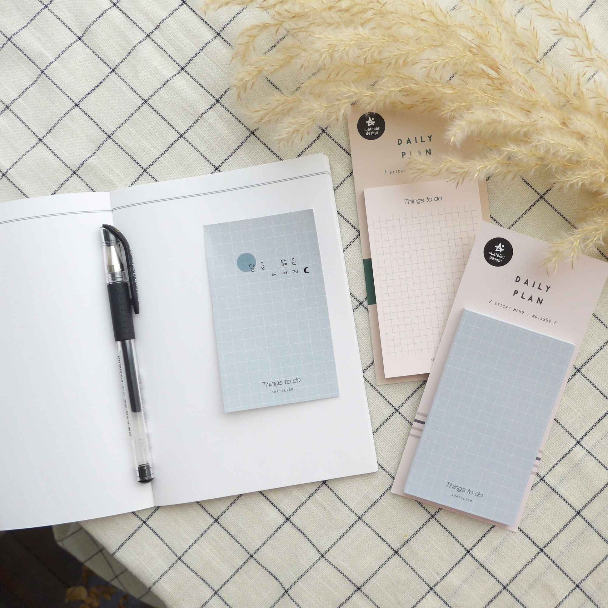 Suatelier Daily Plan 1904 grid sticky memo pad in soft blue with square layout