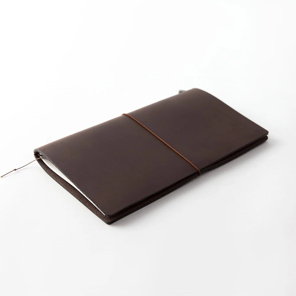 TRAVELER’S notebook Brown Regular Size leather cover by TRAVELER’S Company with blank refill, cotton bag and spare band
